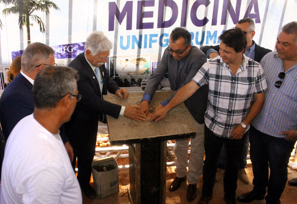 Solenidade marca o lançamento da 'Pedra Fundamental do Curso de Medicina' em Brumado