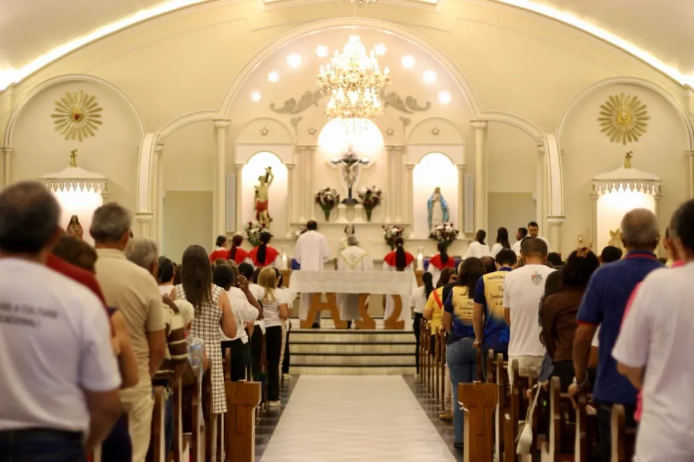 4ª noite da Festa do Bom Jesus emociona fiéis com reflexão sobre diálogo e união familiar em Brumado