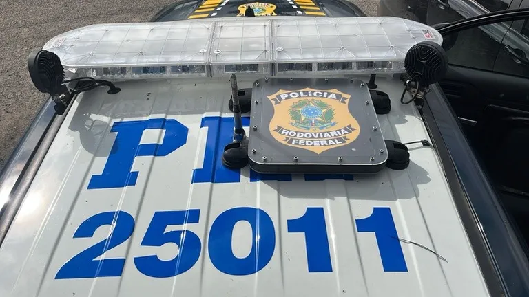 Viaturas da PRF na Bahia passam a contar com internet via satélite para reforçar o policiamento nas rodovias federais