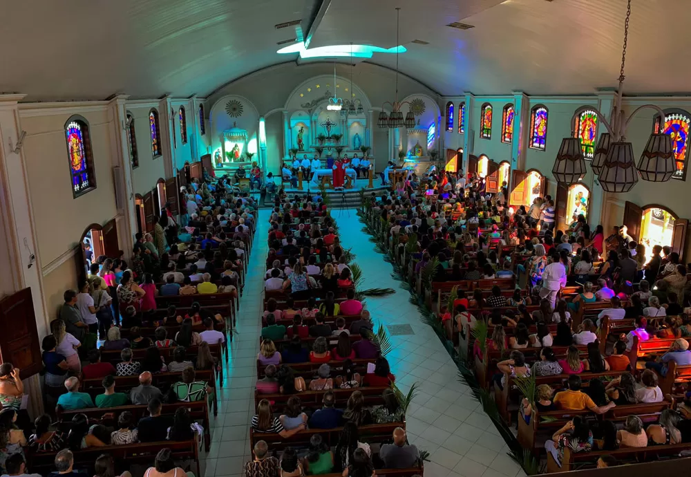 Fiéis celebram Domingo de Ramos em Brumado e dão início à Semana Santa