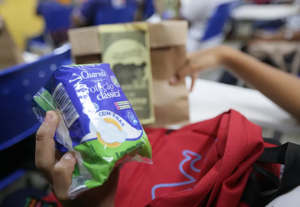 Mais de 225 mil pessoas que menstruam são beneficiadas com o Programa Dignidade Menstrual, nas escolas estaduais
