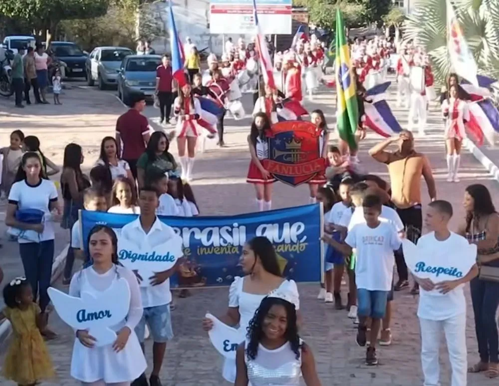 Barra da Estiva celebra diversidade em desfile cívico de Triunfo do Sincorá