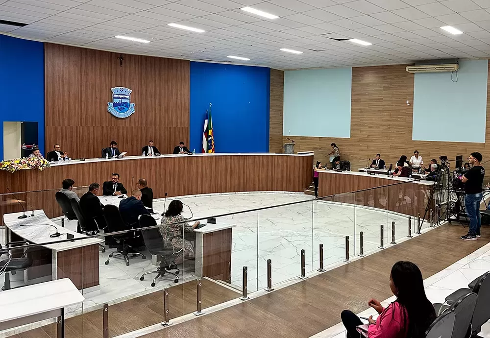 Câmara Municipal de Brumado decreta luto oficial após falecimento de Suzi Leite Pereira, filha do Vice-Prefeito e redefine sessão ordinária