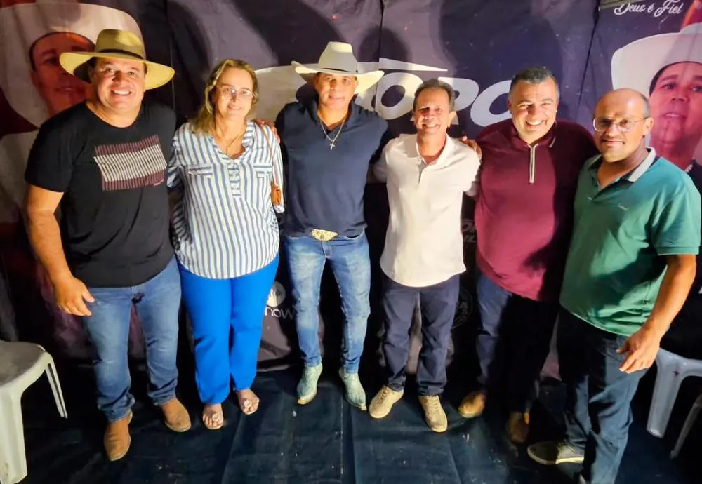 Deputado Marquinho Viana participa de tradicional cavalgada em Tamboril, Livramento de Nossa Senhora