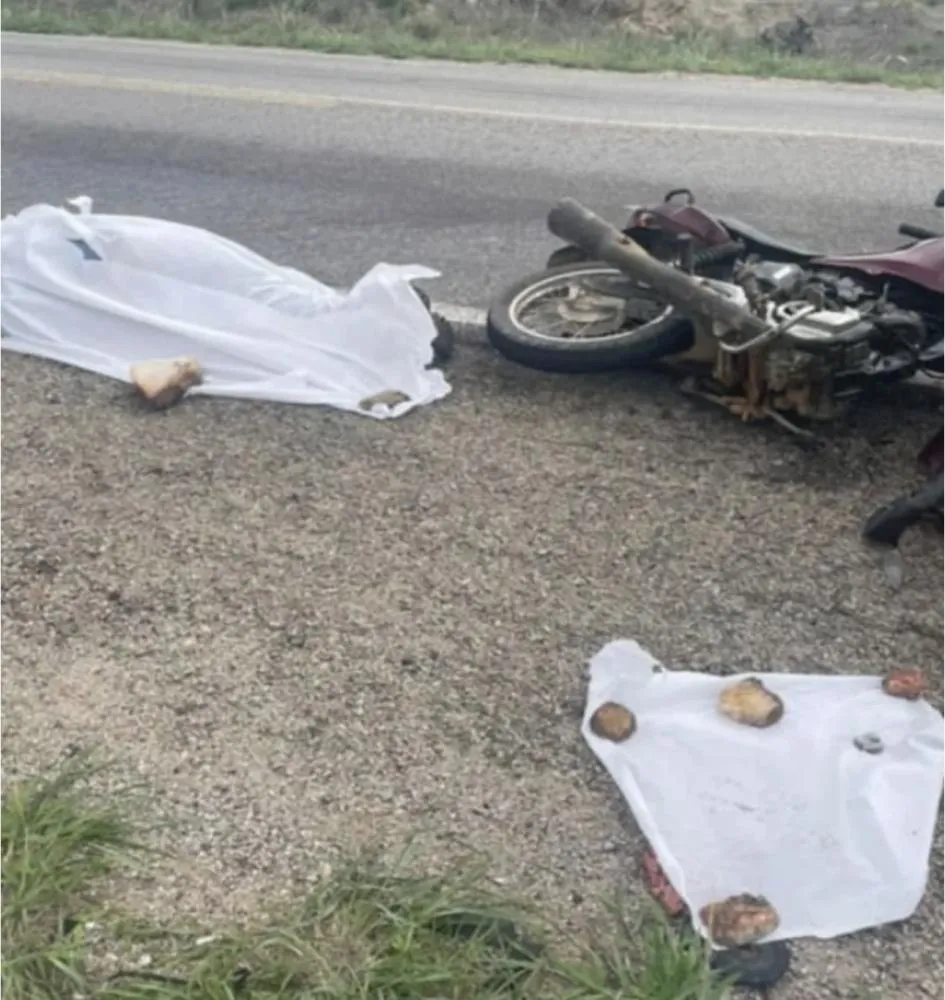 Motociclista morre em colisão com caminhão na BR-030, em Brumado