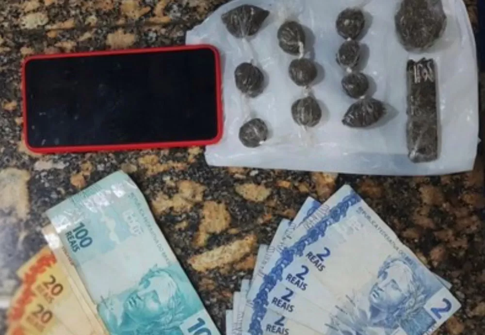 80ª CIPM prende duas pessoas por tráfico de entorpecentes em Condeúba