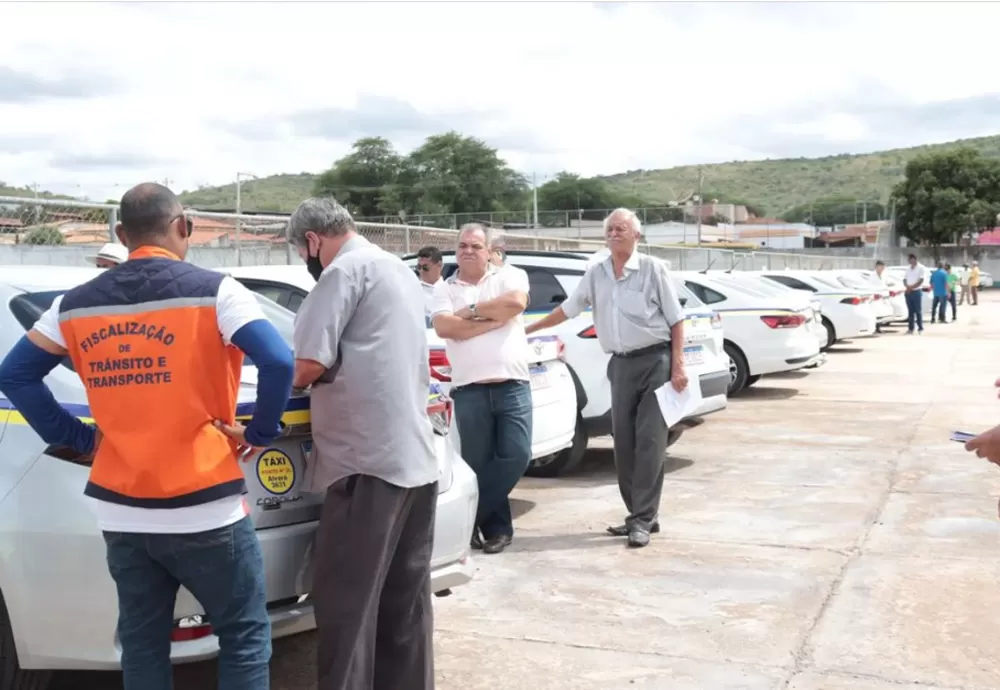 Taxistas passam por inspeção veicular e documental em Brumado