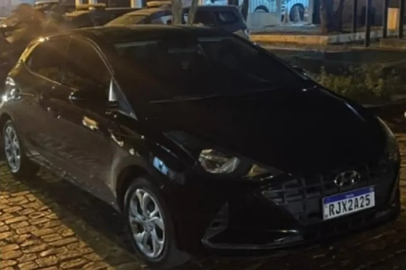 Cipe Sudoeste apreende veículo adulterado após perseguição em Presidente Jânio Quadros