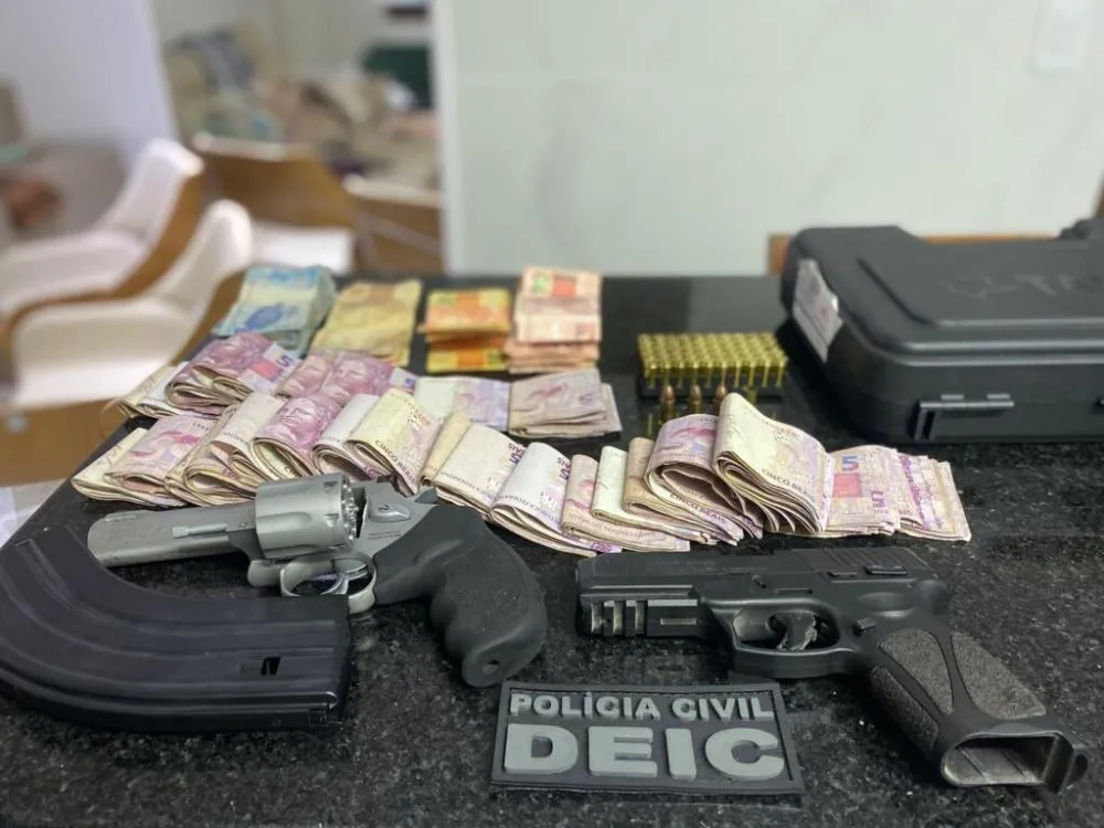 Armas e celulares são apreendidos com PMs suspeitos de sequestro