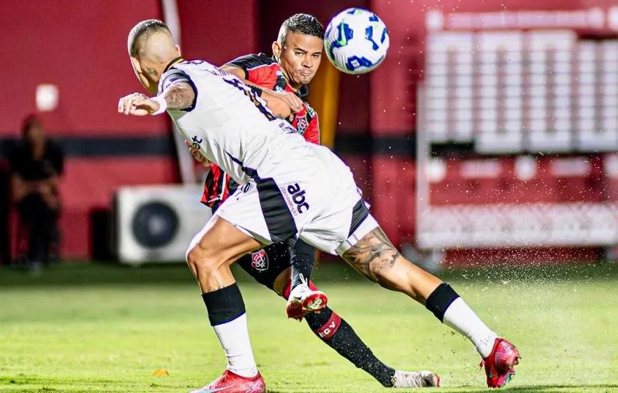 Vitória vence o Atlético Mineiro no Barradão por 1x0