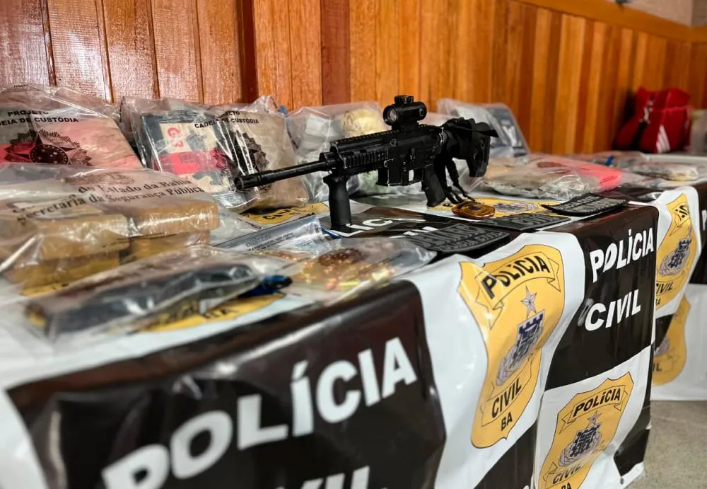 Operação Cavalo de Troia prende 11 suspeitos, apreende fuzil, armas e drogas em Feira de Santana