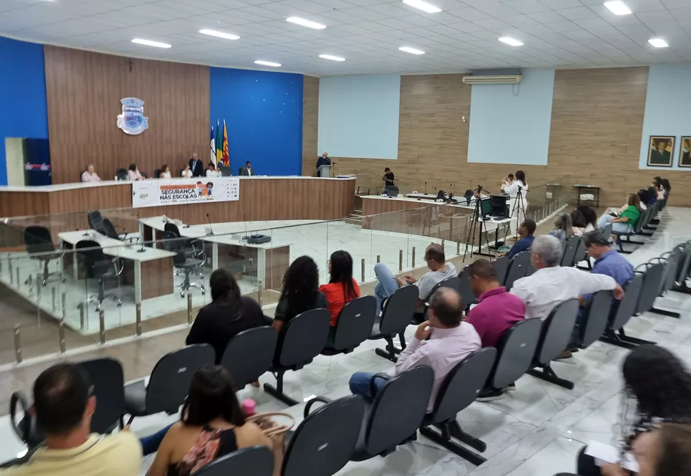 Profissionais de diversas áreas discutem segurança nas escolas em Brumado
