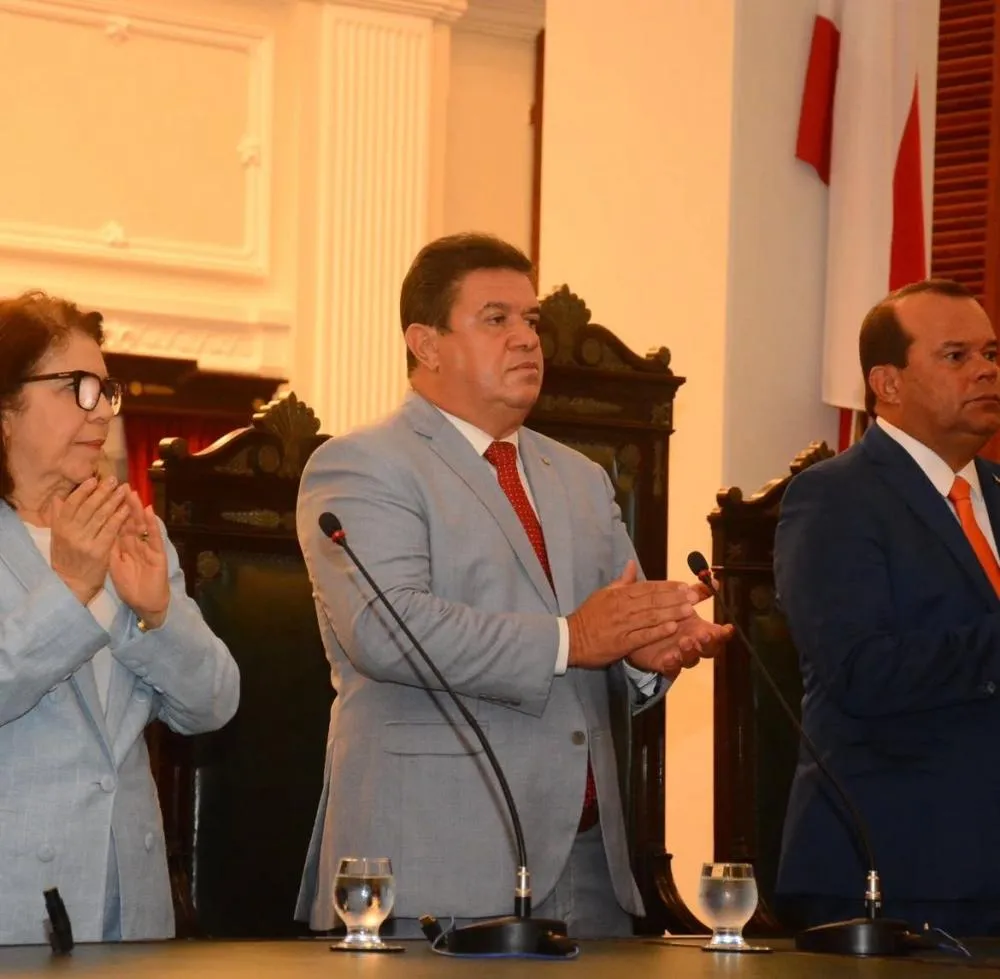 Deputado Marquinho Viana representa a ALBA na sessão solene dos 200 anos da Polícia Militar da Bahia