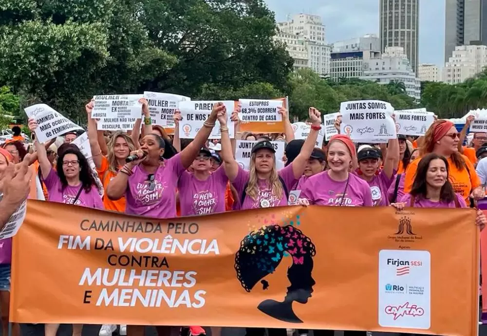 Lula sanciona lei que protege mulheres de violência em bares e shows