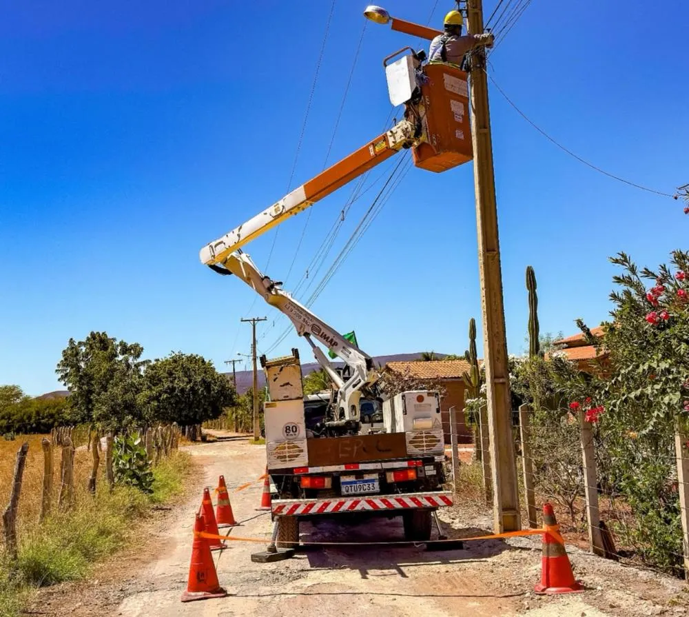 Prefeitura de Brumado avança com instalação de lâmpadas de LED na Lagoa dos Algodões e Pedra Preta