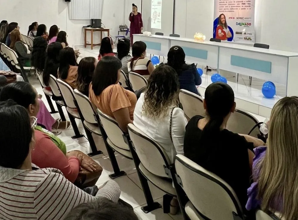 Prefeitura de Brumado conclui mais uma etapa do Curso de Formação pela Escola com entrega de certificados