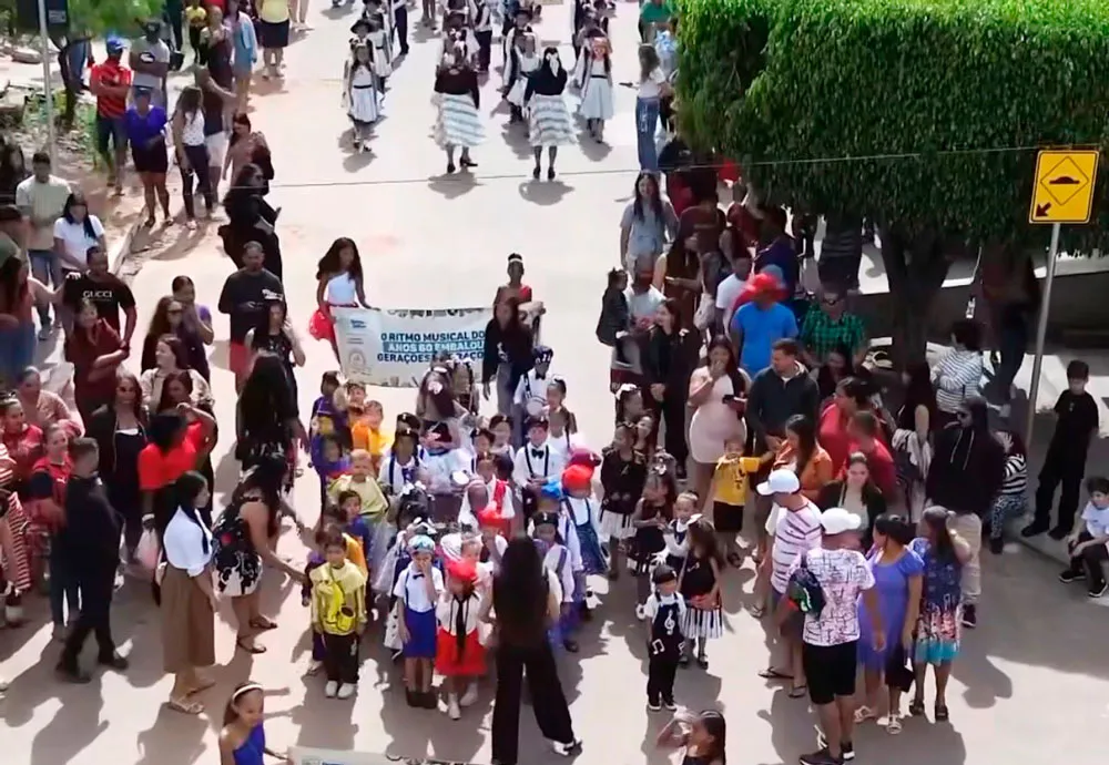 Centro Educacional Cleriston Andrade realiza 9ª Caminhada com grande participação em Barra da Estiva