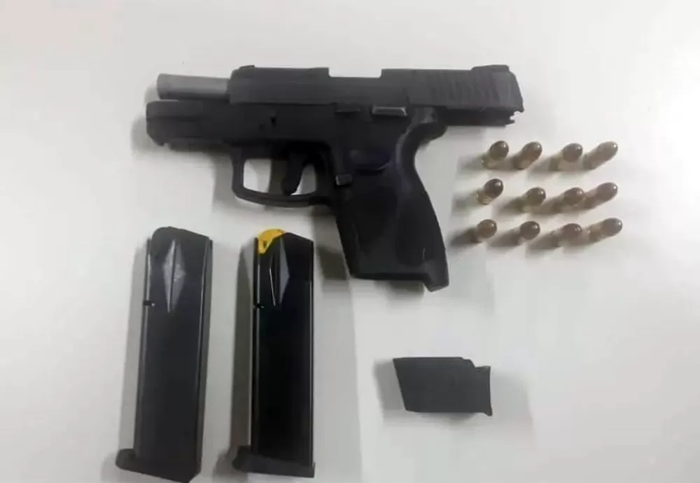 Homem suspeito de confrontar equipes da PM é preso com arma