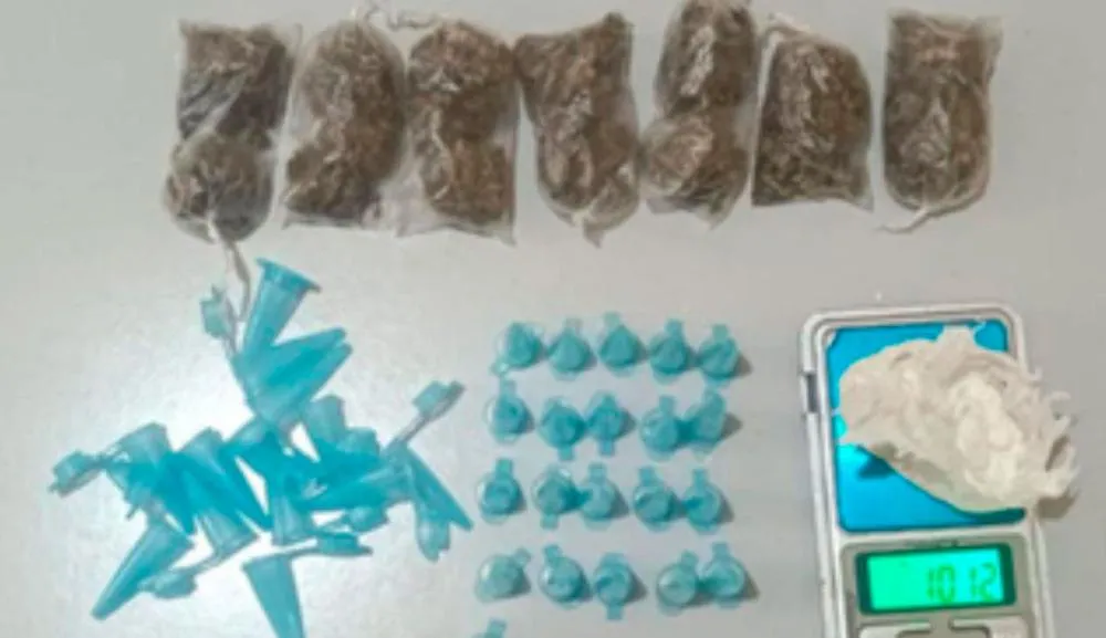 Polícia prende duas mulheres por tráfico de drogas em Condeúba