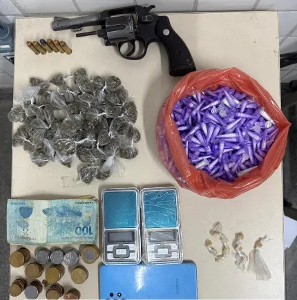 Operação Hórus: três suspeitos são presos com revólver e drogas em Jequié