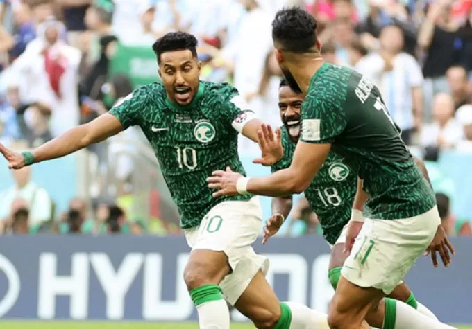 Em vitória histórica, Arábia Saudita derrota Argentina na estreia da Copa