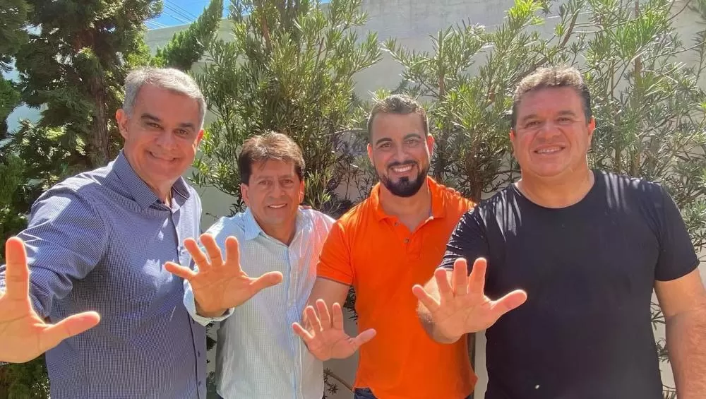 Deputados Sérgio Brito e Marquinho Viana anunciam obra de asfalto ligando Aracatu à área rural de Bananeira