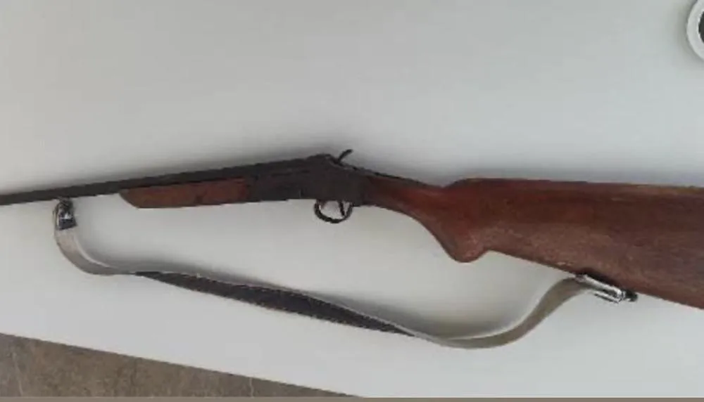 Denúncia de violência doméstica leva à apreensão de arma de fogo em Macaúbas