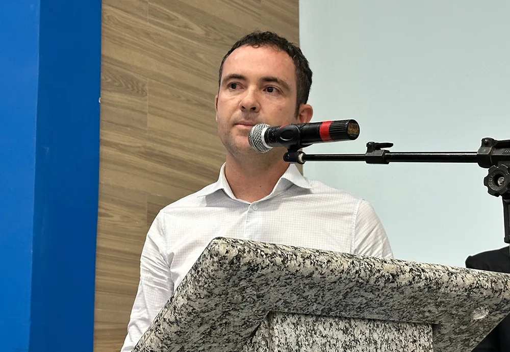 Prefeito Eleito de Brumado, Fabrício Abrantes, destaca importância de homenagens em sessão solene de entrega de Título de Cidadão