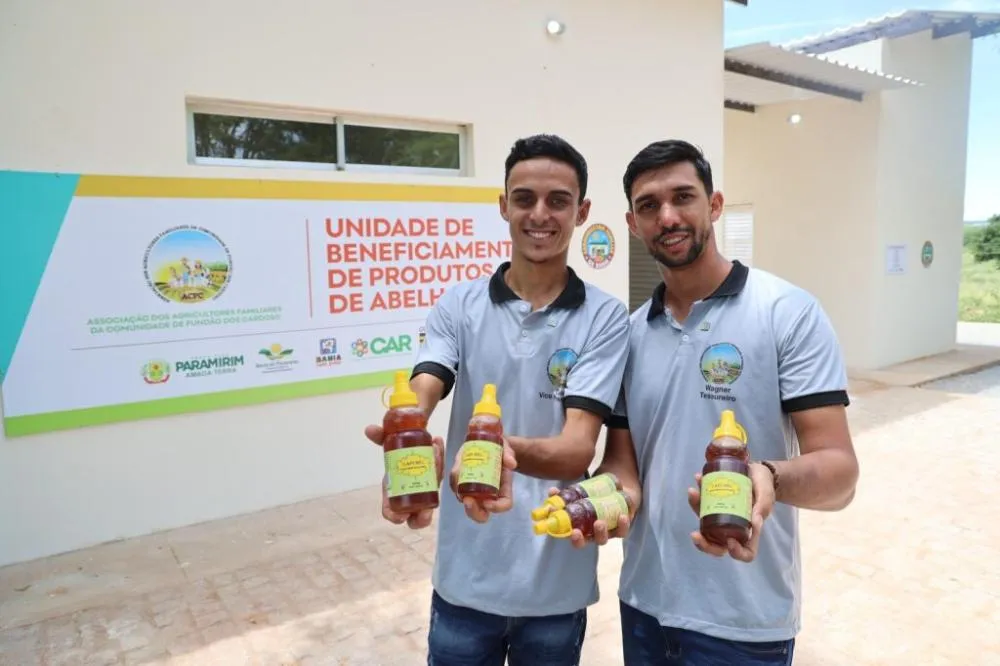 Agroindústria familiar entregue pelo Governo do Estado qualifica produção de mel em Paramirim