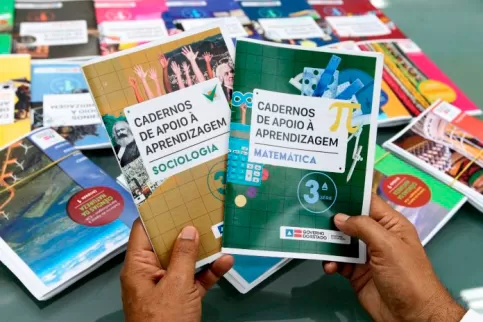 SEC faz campanha para doação de material escolar para os estudantes gaúchos