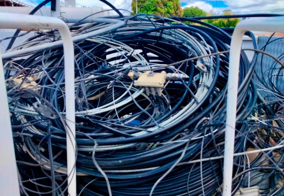 Brumado figura entre os cinco municípios baianos com mais cabos irregulares retirados pela Operação Gatonet