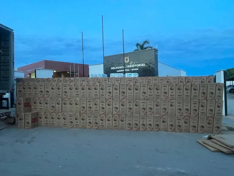 Em Correntina (BA), PRF apreende 380 mil maços de cigarros contrabandeados