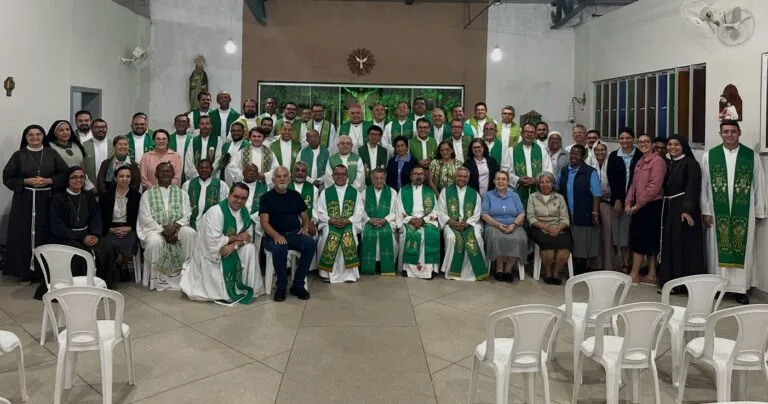 Clero e religiosas da Diocese de Caetité participam da atualização anual com foco em saúde mental e integração humana