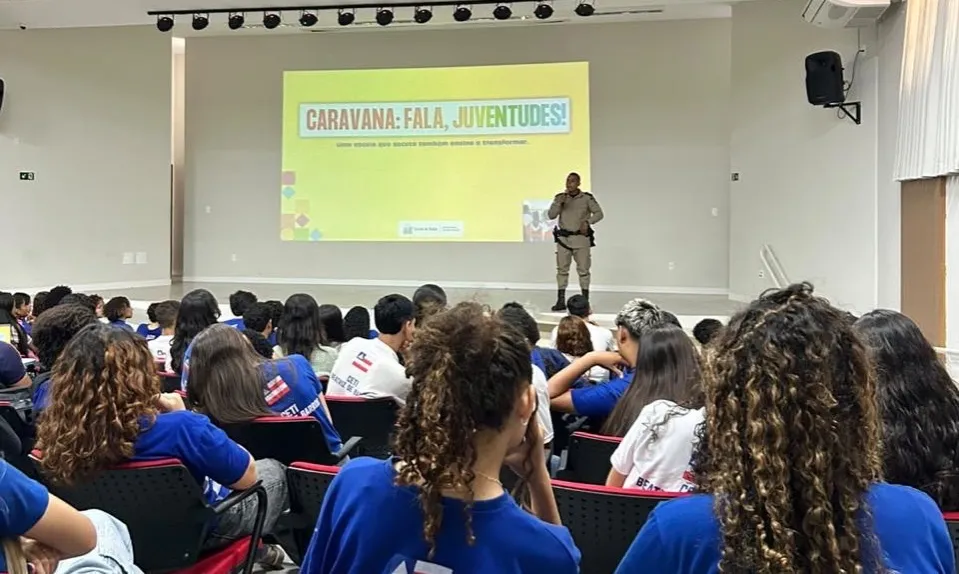 Polícia Militar promove ação educativa sobre cultura de paz em escola de Guanambi