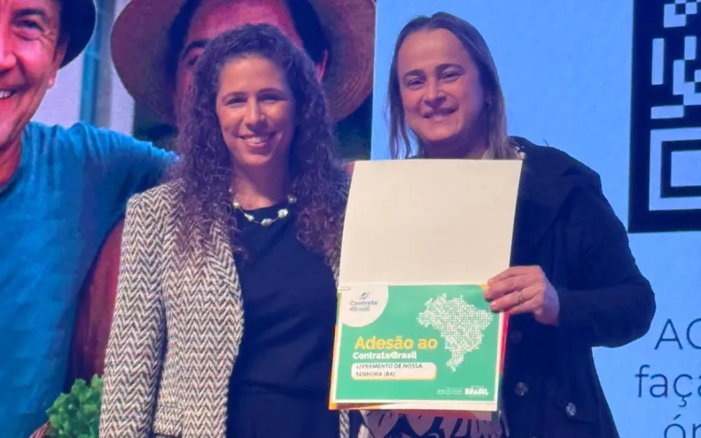Prefeita Joanina Sampaio participa de ato em Brasília e garante adesão de Livramento ao Contrata+Brasil