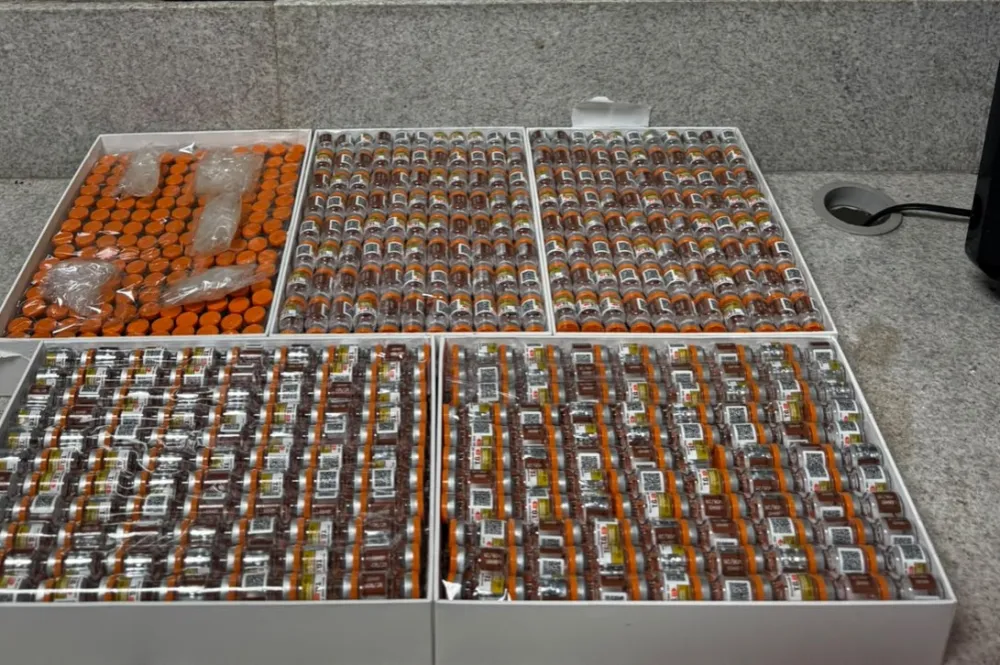 PRF apreende mais de mil ampolas de medicamento para emagrecimento em Vitória da Conquista