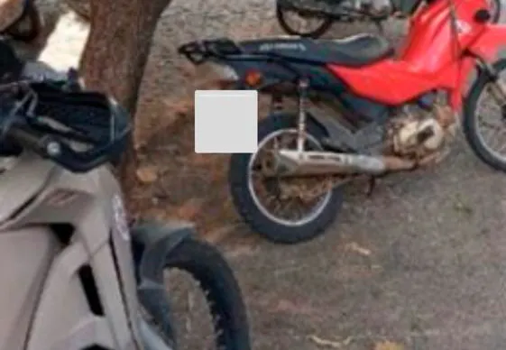 Motocicleta com licenciamento atrasado é apreendida durante fiscalização no centro de Guanambi