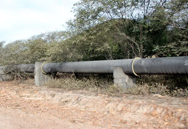 Rompimento de adutora interrompe abastecimento de água em Brumado e Malhada de Pedras