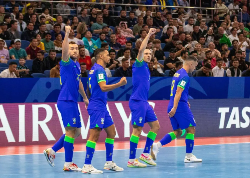 Seleção Brasileira vence Ucrânia e é finalista da Copa do Mundo de Futsal