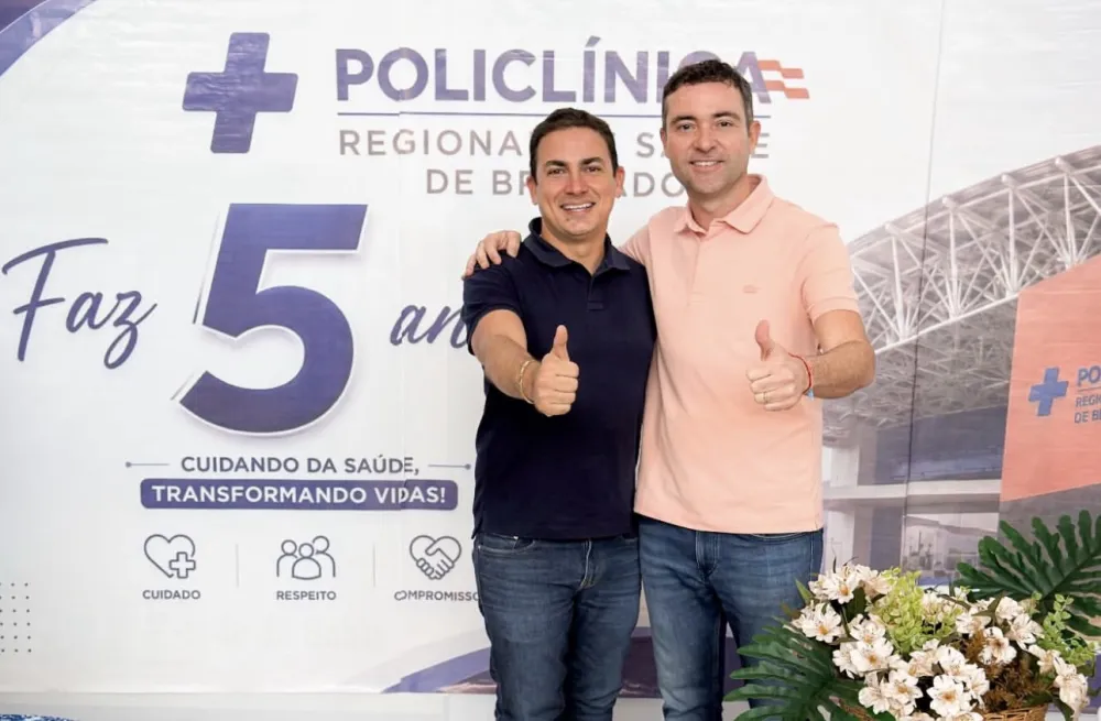 Prefeito de Brumado, Fabrício Abrantes, destaca importância da Policlínica Regional durante celebração dos cinco anos