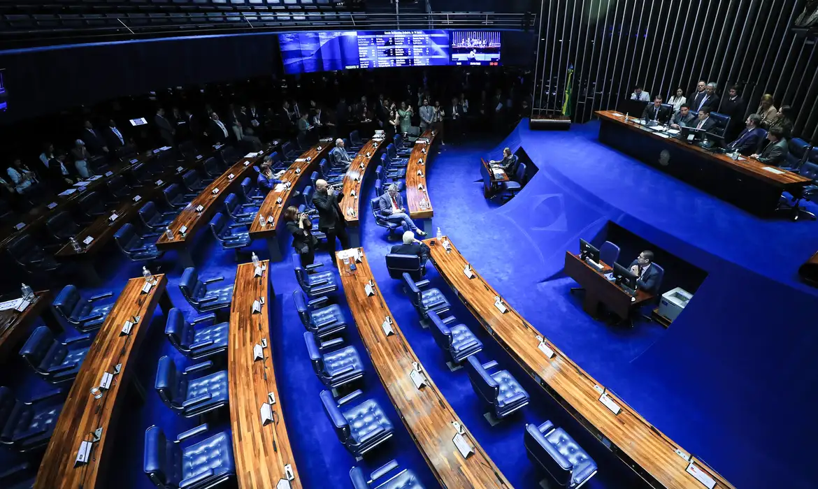 Senado segue Câmara e também derruba decreto do IOF