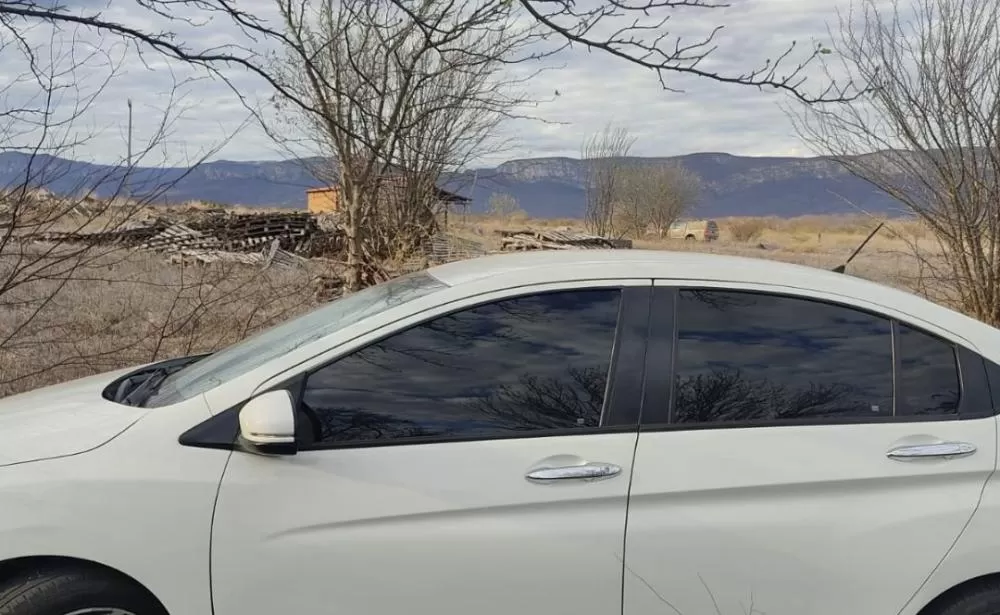 Polícia Militar recupera veículo com restrição de furto/roubo em Oliveira dos Brejinhos