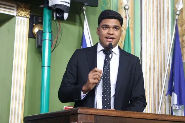 Aos 21 anos, Sandro Filho é eleito deputado federal mais jovem da história da Bahia