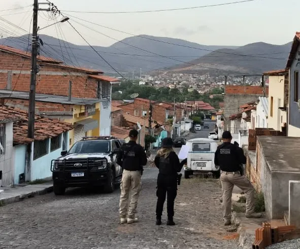 Operação Castelo de Cartas cumpre mandados contra grupo criminoso