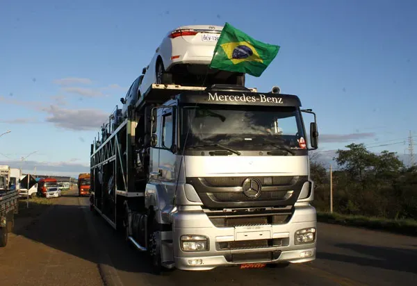 Lei garante frete mínimo no transporte de cargas