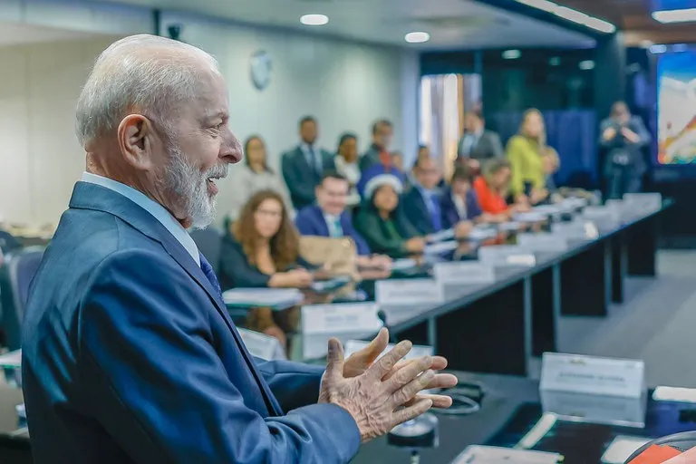 Lula assina projeto de lei para ampliar Auxílio Gás para mais de 20 milhões de famílias