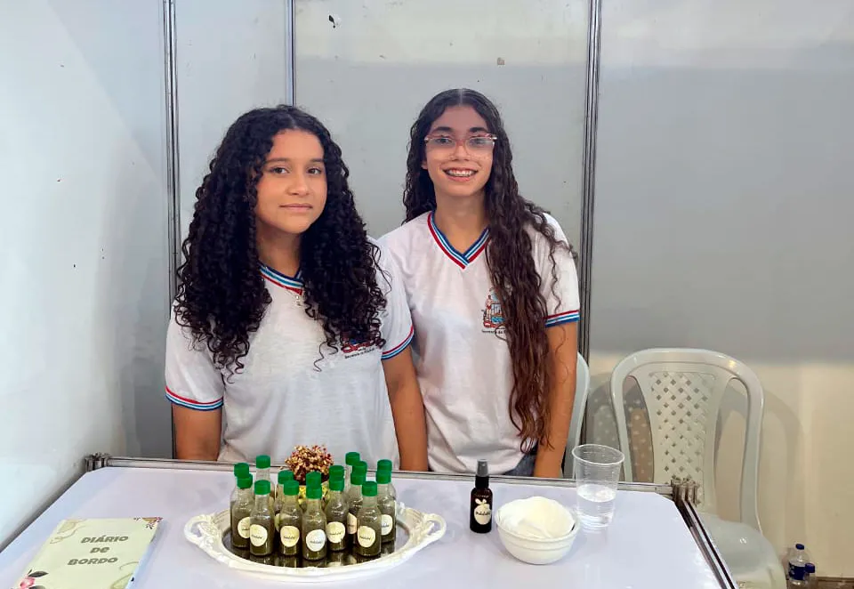 Estudantes de Candiba criam fórmulas para aliviar dor inspiradas nos saberes dos avós