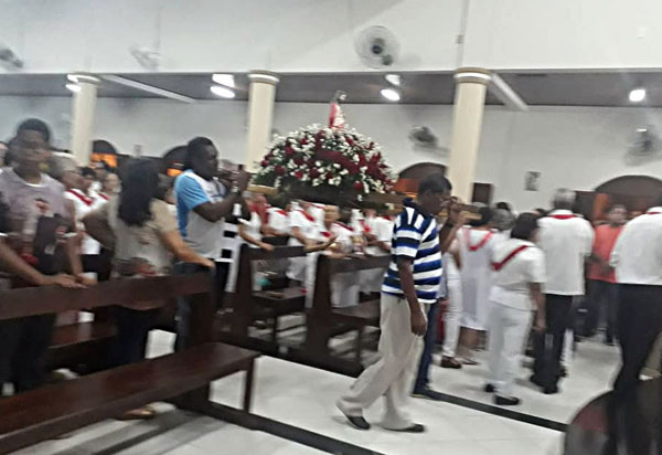 Fiéis celebram festa em louvor ao Sagrado Coração de Jesus em Brumado