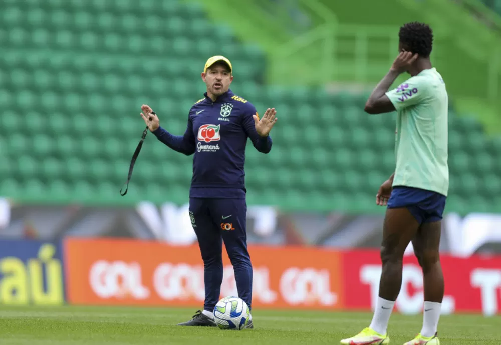 Ramon Menezes prevê jogo difícil contra Senegal