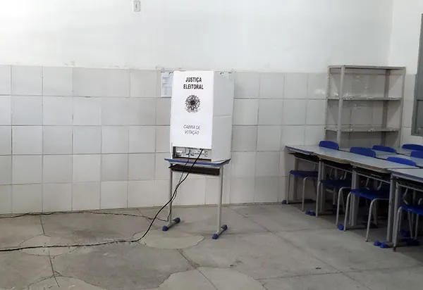 Celular, câmera e relógio inteligente estão proibidos na cabine de votação